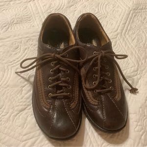 Born lace up shoes in size 8